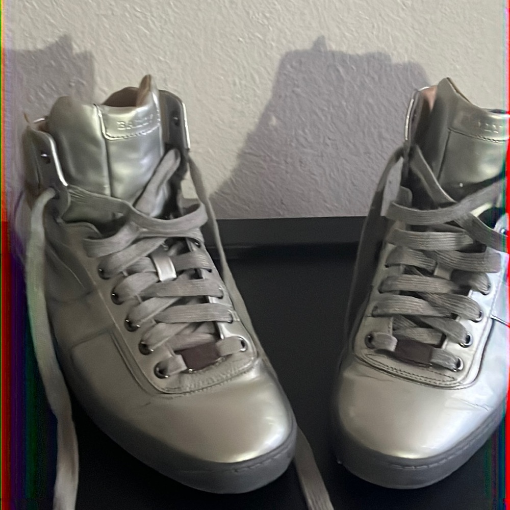Bally sz.8 D Mens sneakers .. only wore once..